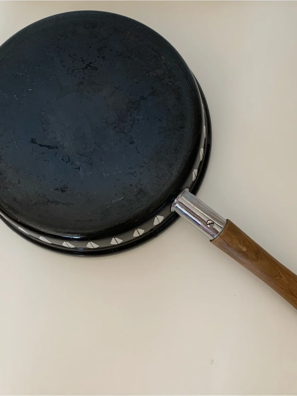 Cathrineholm Holm Black White Lotus Fry Pan Skillet With Wood Handle and Lid